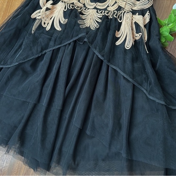 Chicwish Black and Gold Formal Dress - Picture 3 of 9